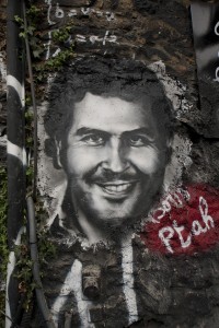 Retrato de Pablo Escobar/http://es.wikipedia.org/wiki/Pablo_Escobar#mediaviewer/Archivo:Pablo_Escobar_graffitti.jpg