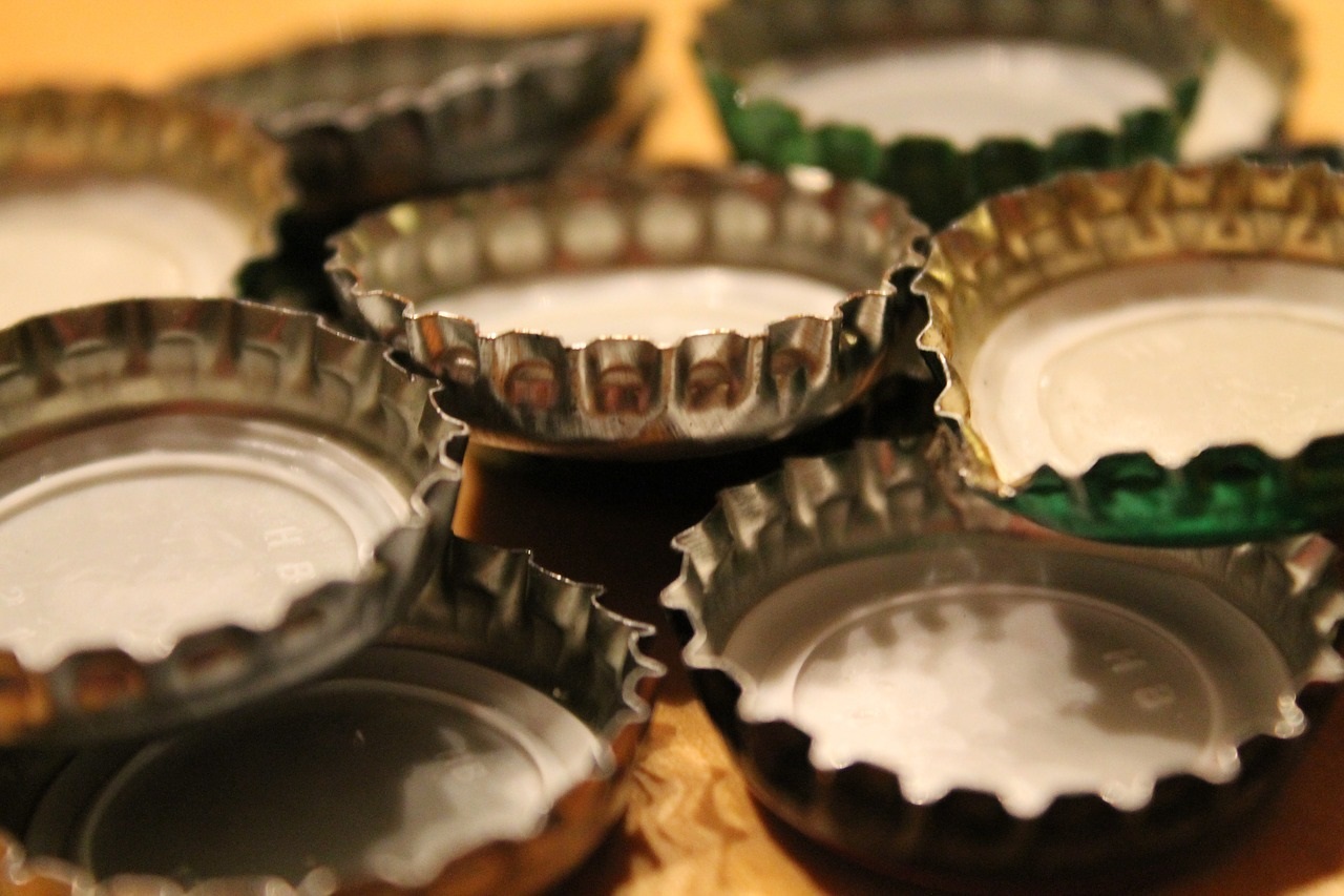 Tapas de botellines de cerveza / Pixabay