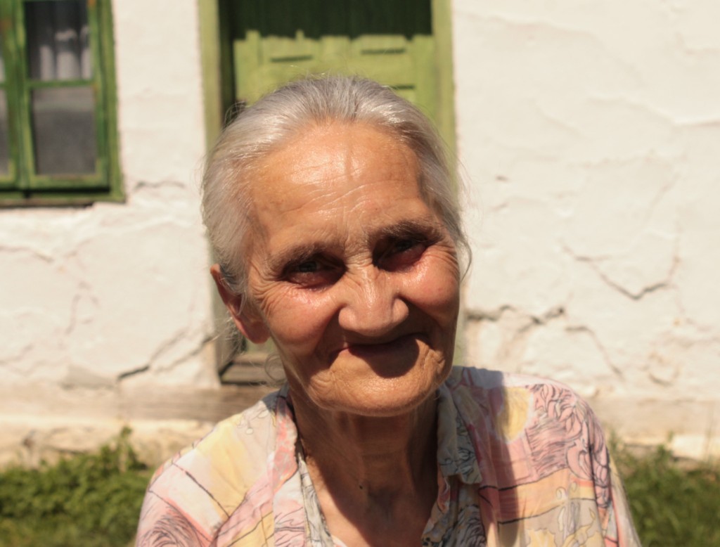 Fuente: Fotoperiodismo en Bosnia. Retrato de una anciana / M.P.